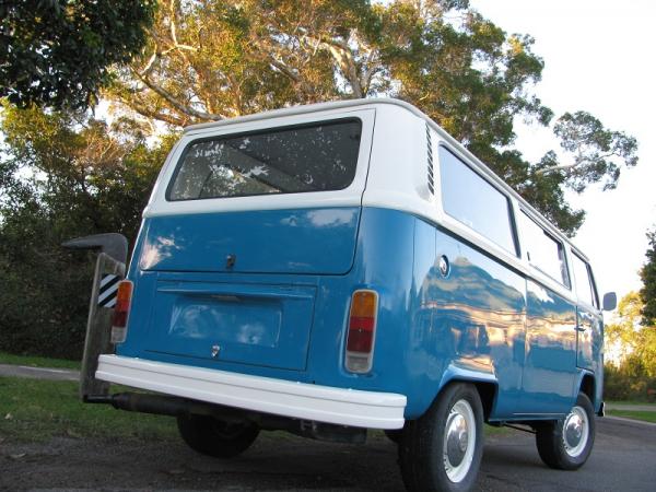 1974 VW Kombi respyaed and rebuilt