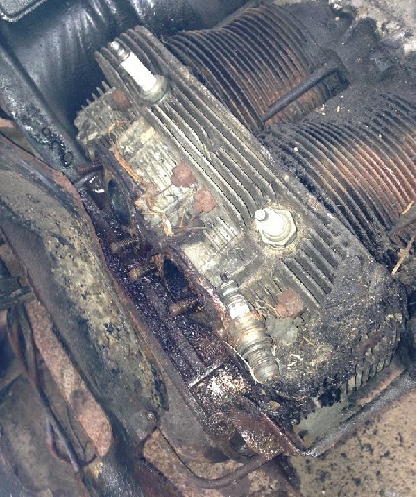 VW Kombi Engine needs a clean